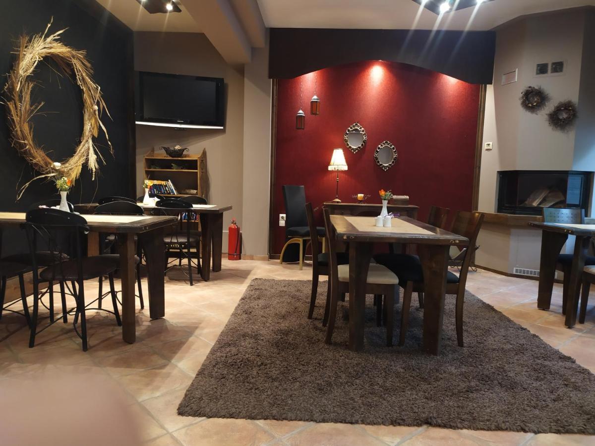 Xenonas Sta Tzakia Hotell Karpenísion Eksteriør bilde