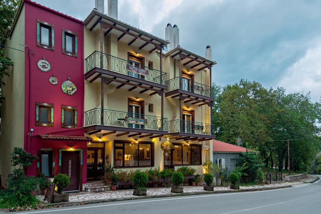 Xenonas Sta Tzakia Hotell Karpenísion Eksteriør bilde