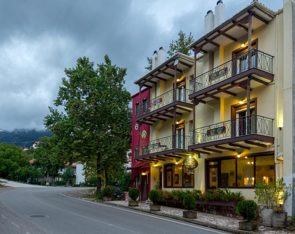 Xenonas Sta Tzakia Hotell Karpenísion Eksteriør bilde