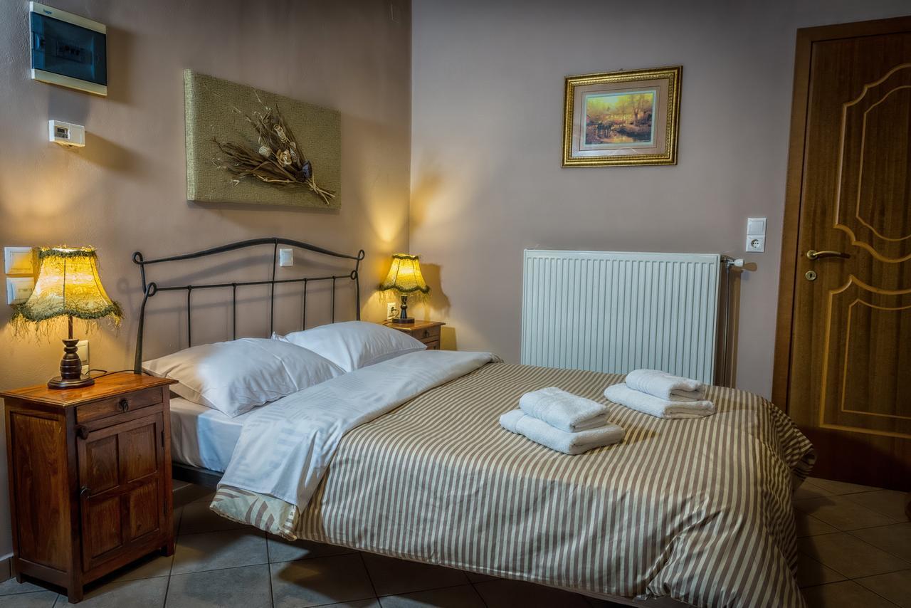 Xenonas Sta Tzakia Hotell Karpenísion Eksteriør bilde