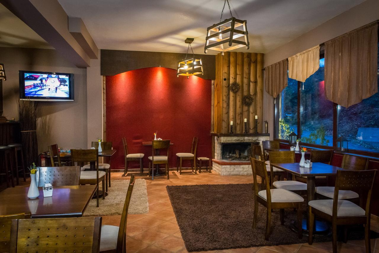 Xenonas Sta Tzakia Hotell Karpenísion Eksteriør bilde