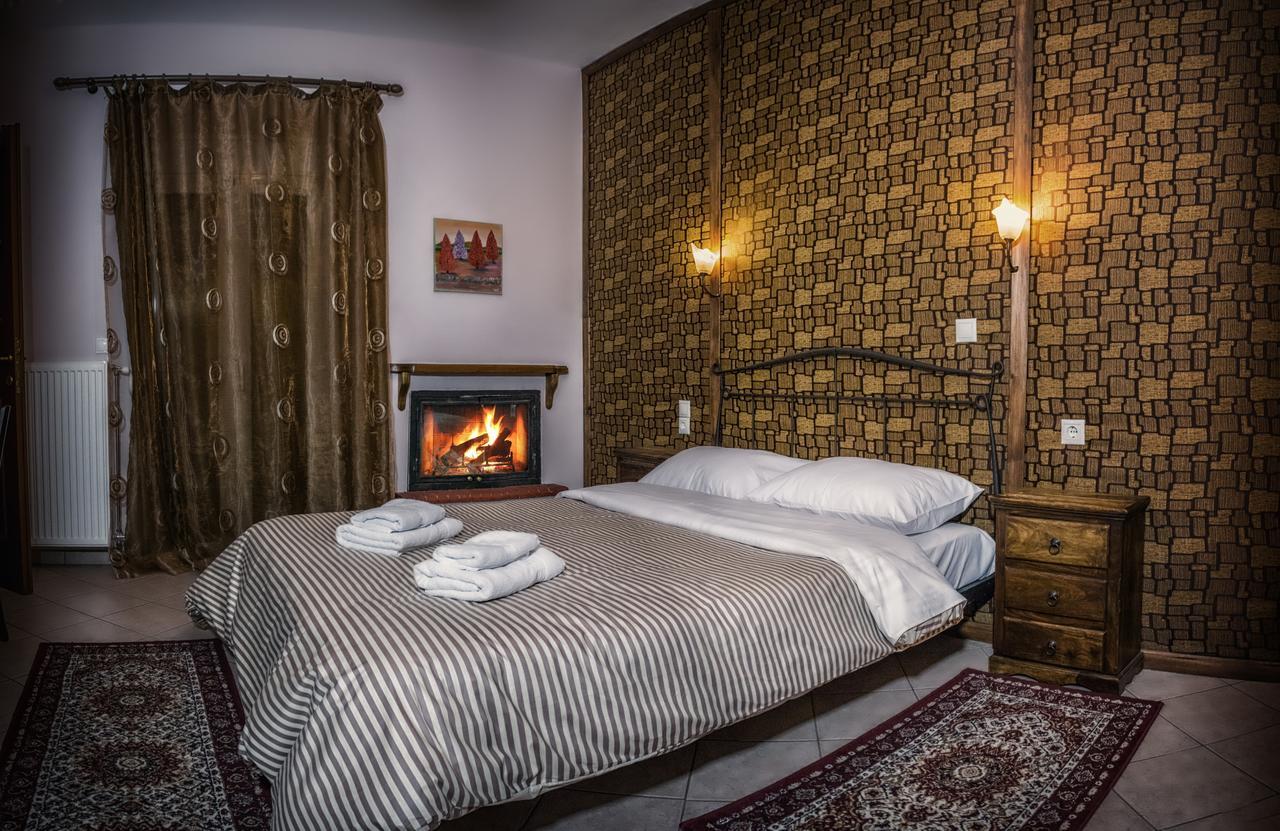 Xenonas Sta Tzakia Hotell Karpenísion Eksteriør bilde